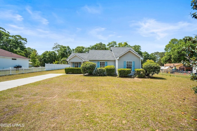 2718 Waddell Rd, Beaufort, SC 29902 - ranch-style home featuring fence, driveway, and a front yard