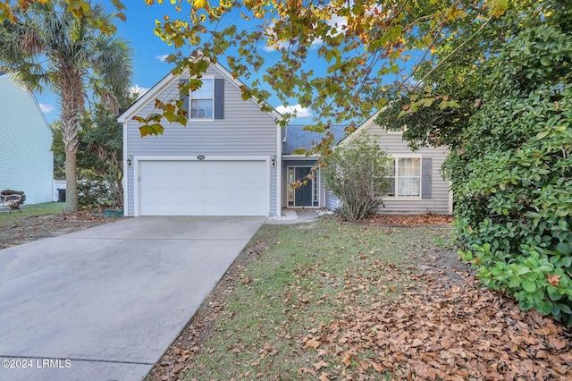 view of front property featuring a garage