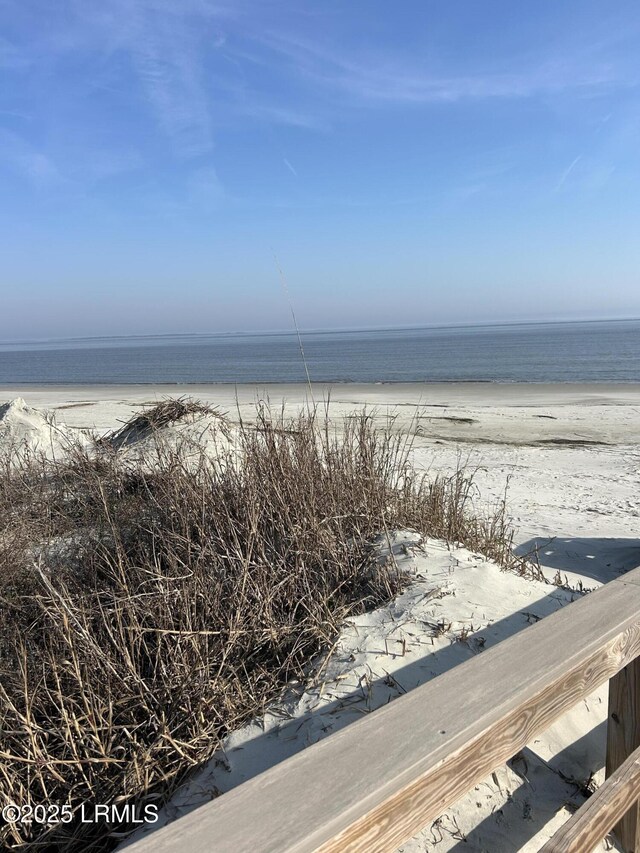 16 Lakeview Ln, Harbor Island, SC 29920