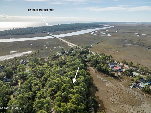 16 Lakeview Ln, Harbor Island, SC 29920