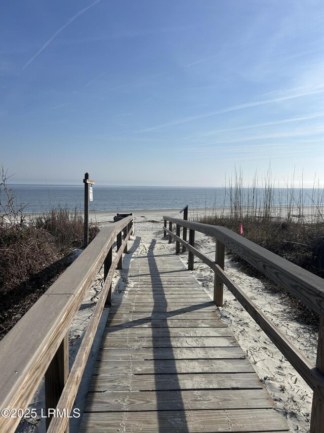 16 Lakeview Ln, Harbor Island, SC 29920