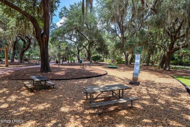 1203 Laudonniere St, Beaufort, SC 29902 - surrounding community