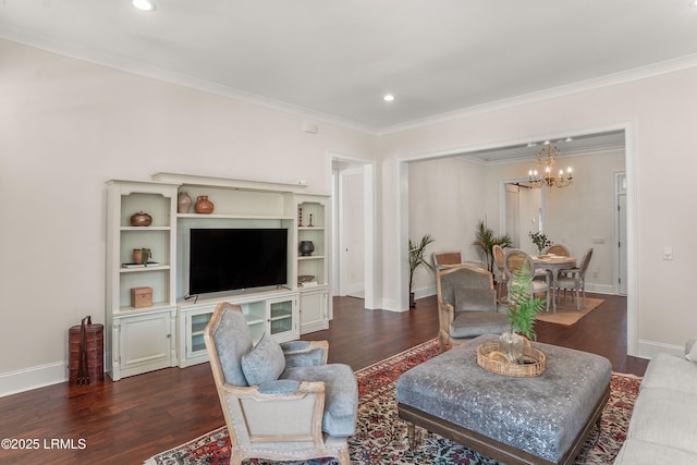 living area with dark wood-style floors, baseboards, and crown molding