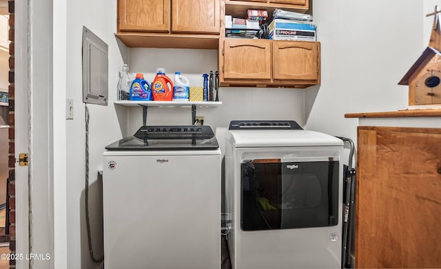 906 Belleview Cir E, Beaufort, SC 29902 - laundry area featuring washing machine and dryer and cabinet space