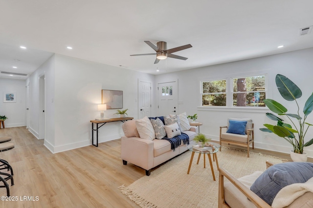 3001 N St, Beaufort, SC 29902 - living area featuring light wood finished floors, baseboards, recessed lighting, and a ceiling fan