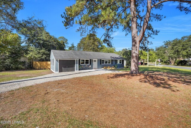 3001 N St, Beaufort, SC 29902 - ranch-style house with a garage and driveway