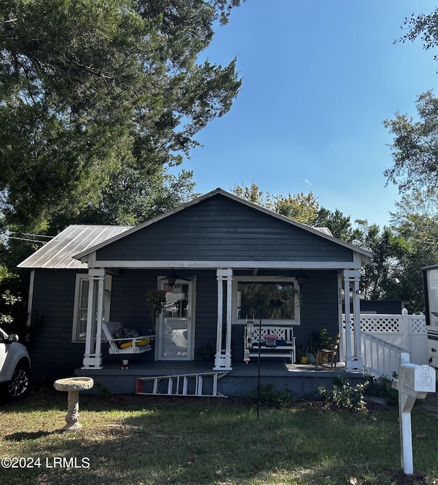 view of front of house featuring covered porch