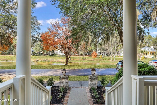 view of yard featuring a water view