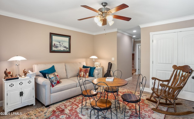 living room with ceiling fan, baseboards, crown molding, and recessed lighting