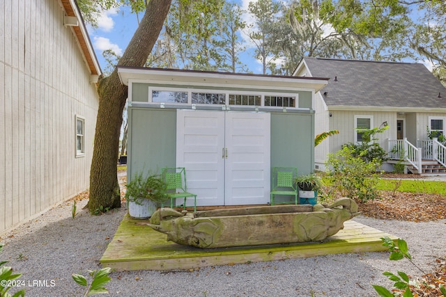 view of outbuilding