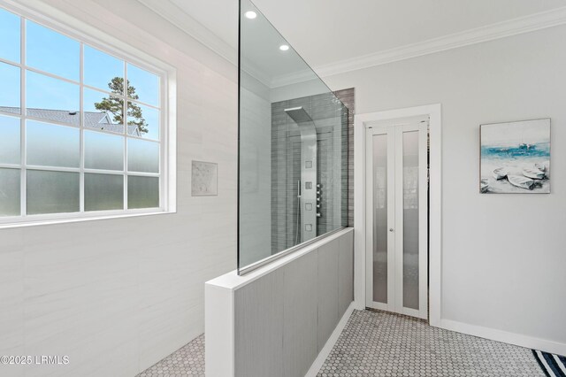 170 Pinecrest Cir, Bluffton, SC 29910 - full bath featuring crown molding, healthy amount of natural light, walk in shower, baseboards, and recessed lighting