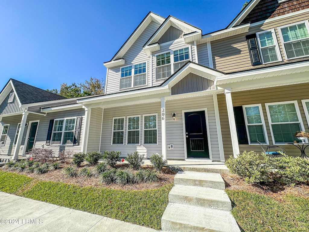 view of front of home with covered porch