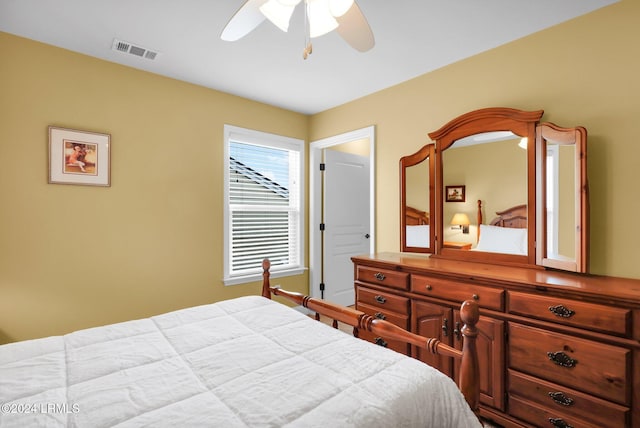 bedroom with ceiling fan