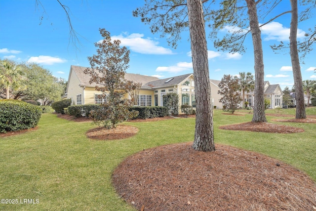 view of front of house with a front lawn