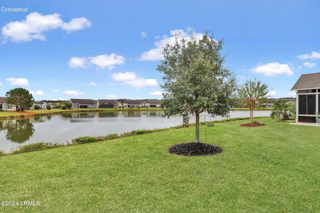 view of yard featuring a water view