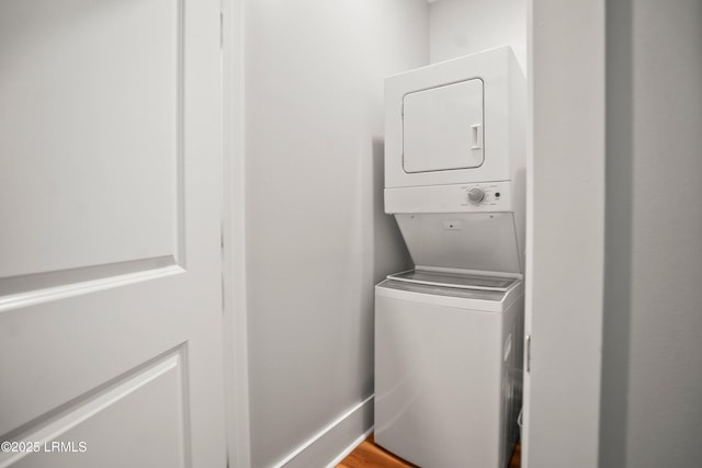 1 William St, Beaufort, SC 29907 - clothes washing area featuring laundry area and stacked washer / dryer