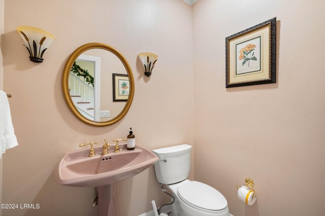 101 Ocean Point Dr, Fripp Island, SC 29920 - bathroom featuring toilet and baseboards