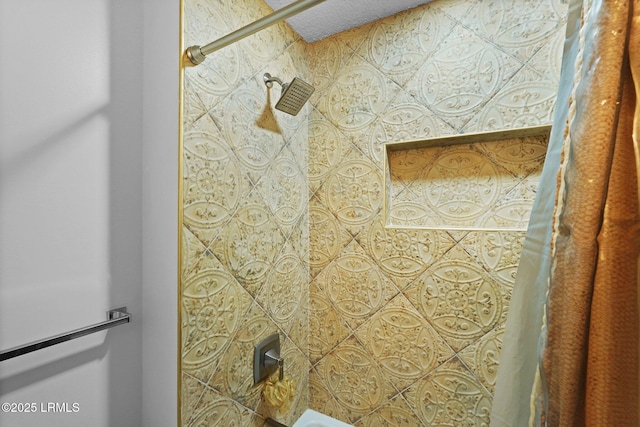 31 Anchorage Pt Unit 31, Hilton Head Island, SC 29928 - bathroom featuring a shower with shower curtain