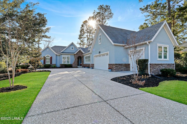 view of front of property with a front lawn