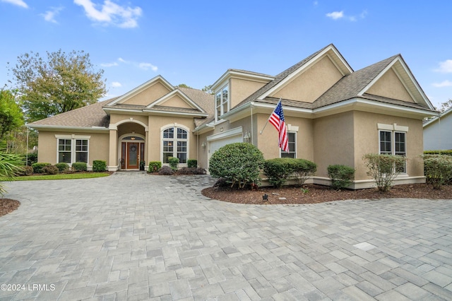 view of front facade featuring a garage