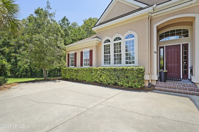 19 Lynnfield Pl, Bluffton, SC 29910 - property entrance featuring stucco siding