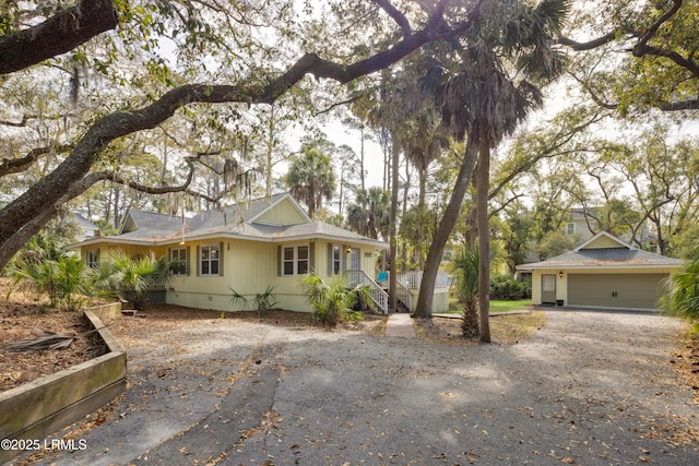 838 Fiddlers Ridge Rd, Fripp Island, SC 29920 - ranch-style house featuring asphalt driveway, crawl space, and a garage