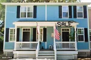 view of front of property with a porch