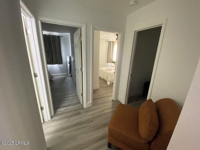 1712 Battery Park Dr, Port Royal, SC 29935 - corridor featuring light wood-style floors and baseboards