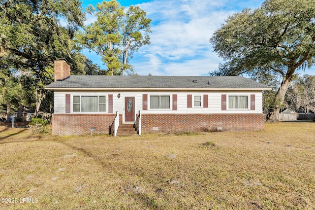 single story home with a front lawn