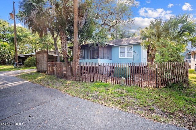 20 Trout St, Bluffton, SC 29910 - view of front of home with a fenced front yard