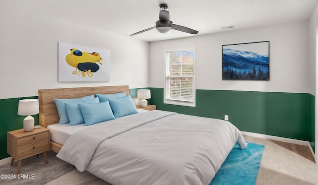 bedroom featuring ceiling fan