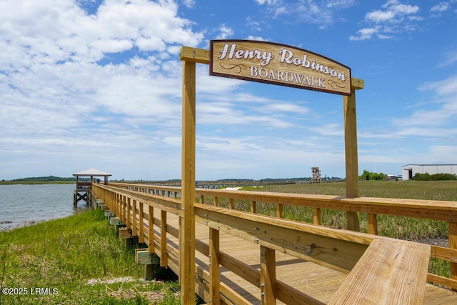1003 9th St, Port Royal, SC 29935 - surrounding community featuring a water view