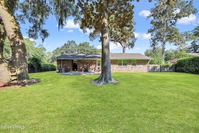 view of yard with a patio