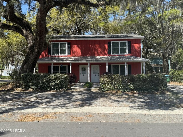 view of front of property