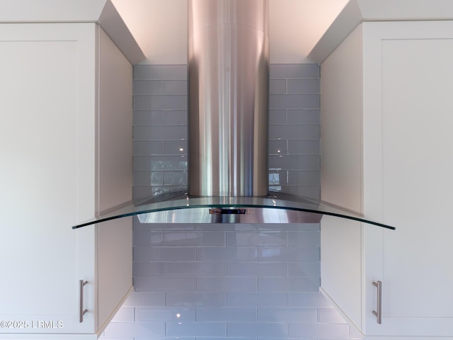 2065 Deer Island Rd, Hilton Head Island, SC 29928 - detailed view of wall chimney range hood