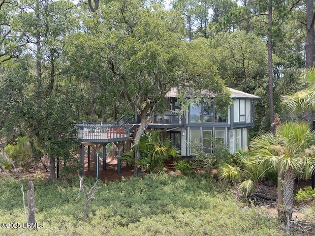 2065 Deer Island Rd, Hilton Head Island, SC 29928 - view of yard featuring a deck