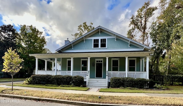 view of front facade with a porch