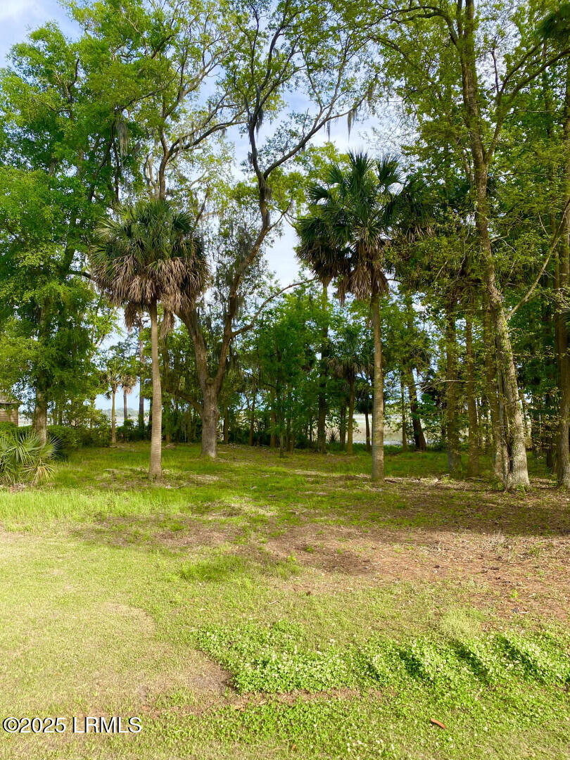 69 Peninsula Dr, Hilton Head Island, SC 29926