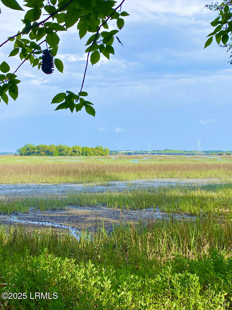 69 Peninsula Dr, Hilton Head Island, SC 29926
