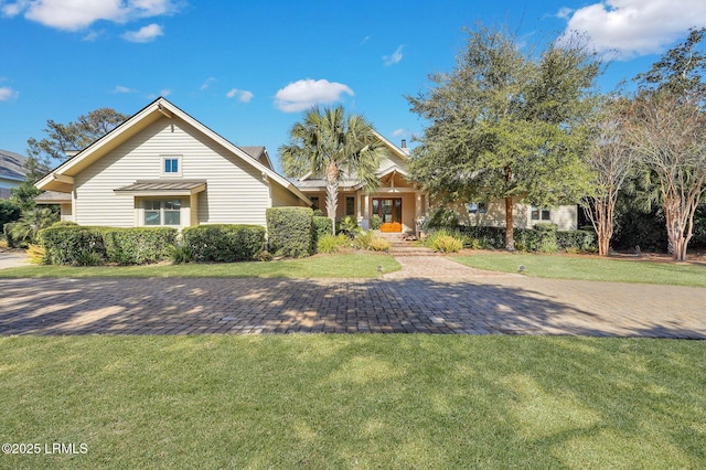 view of front of house with a front yard