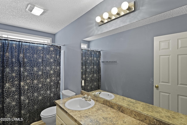 93 Heartstone Cir, Bluffton, SC 29910 - bathroom featuring vanity, toilet, a textured ceiling, and a shower with curtain