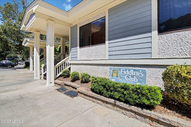 view of home's exterior