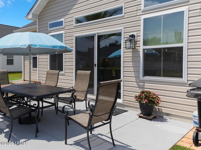 1872 Hearthstone Lake Dr, Ridgeland, SC 29936 - view of patio / terrace with outdoor dining space