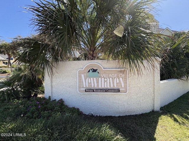 view of community / neighborhood sign