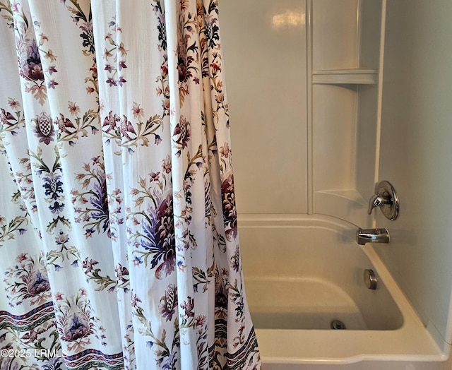 full bath with shower / bath combo with shower curtain