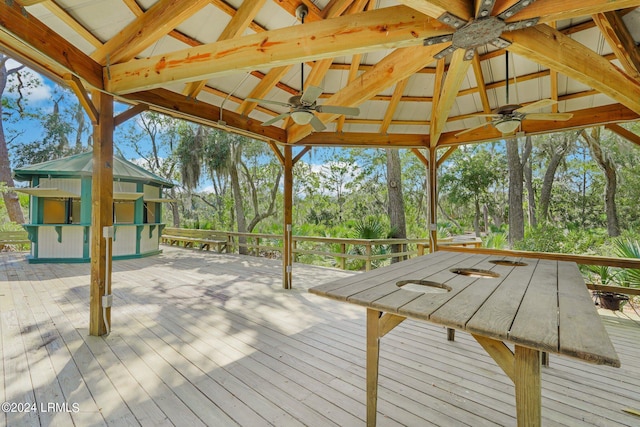 deck with ceiling fan