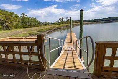 345 Distant Island Dr, Beaufort, SC 29907