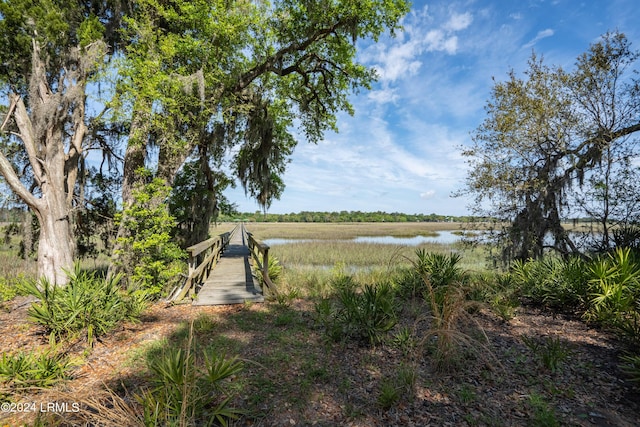 Listing photo 3 for 207 Coffin Point Rd, Saint Helena Island SC 29920