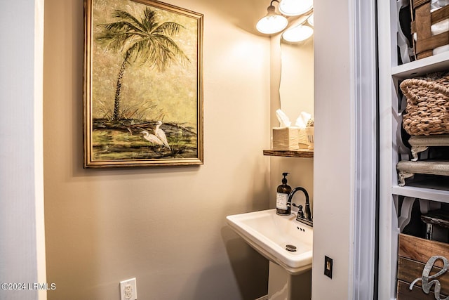 bathroom with sink