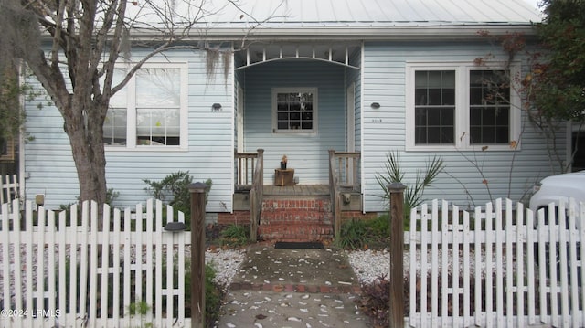 view of front of property